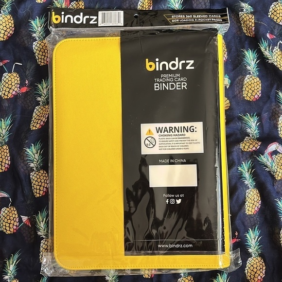 Brand New Yellow Trading Card Zipper Binder Premium Football Baseball Cards - Picture 8 of 14